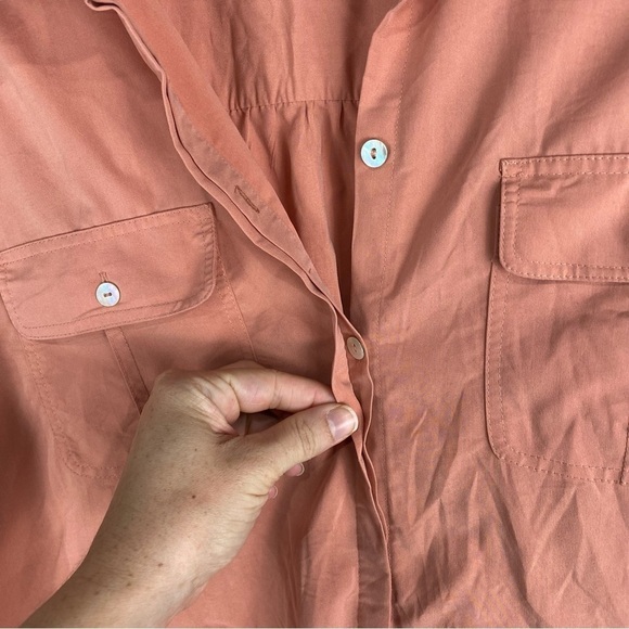 Chico's Essential Hidden Button Up Down Shirt Top Blouse Salmon Size 2 (Large) - Picture 3 of 7